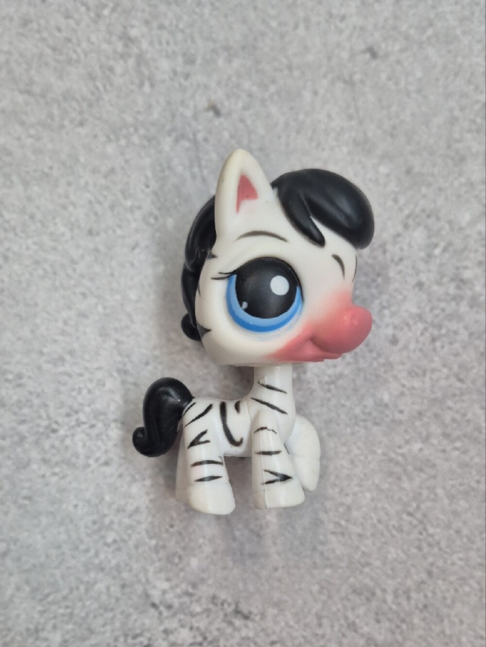 Littlest Pet Shop Zebra #392 - Picture 2 of 5